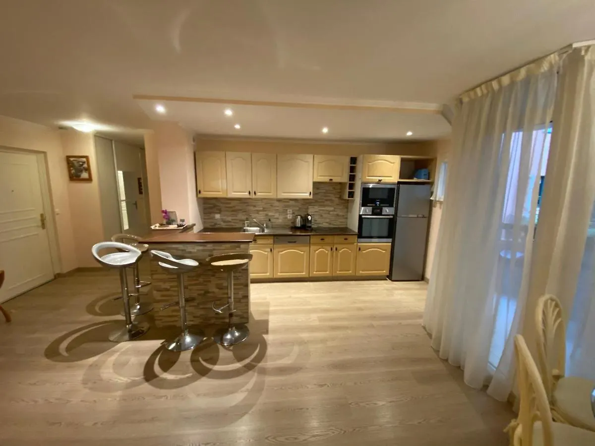Apartment-Avenue Des Fleurs - Nice 06000 0*,  فرنسا